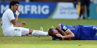 Süper Lig’de Suarez vakası! Rakibini ısırdı...
