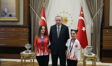 Başkan Recep Tayyip Erdoğan'dan Sümeyye ve Sevilay'a teşekkür mesajı