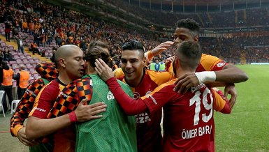 Feghouli Galatasaray efsanelerini geçti