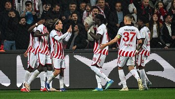 AEK ile hazırlık maçı