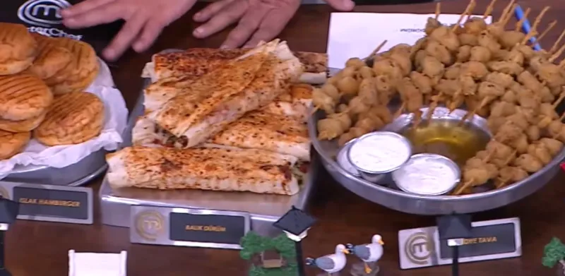 masterchef-1-eleme-adayi-kim-oldu-masterchef-hangi-takim-kazandi-1790756699686.png