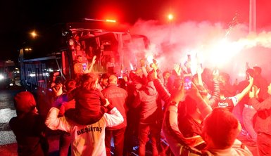 Beşiktaş meşalelerle karşılandı