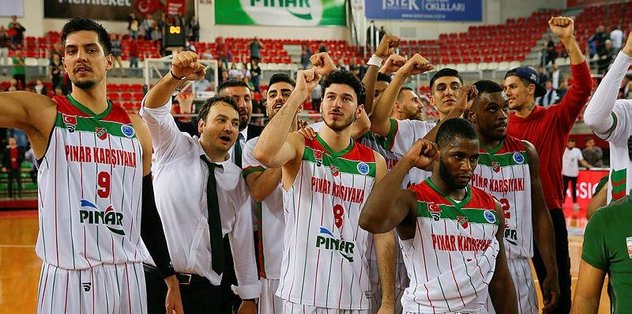 Pınar Karşıyaka evinde oynuyor
