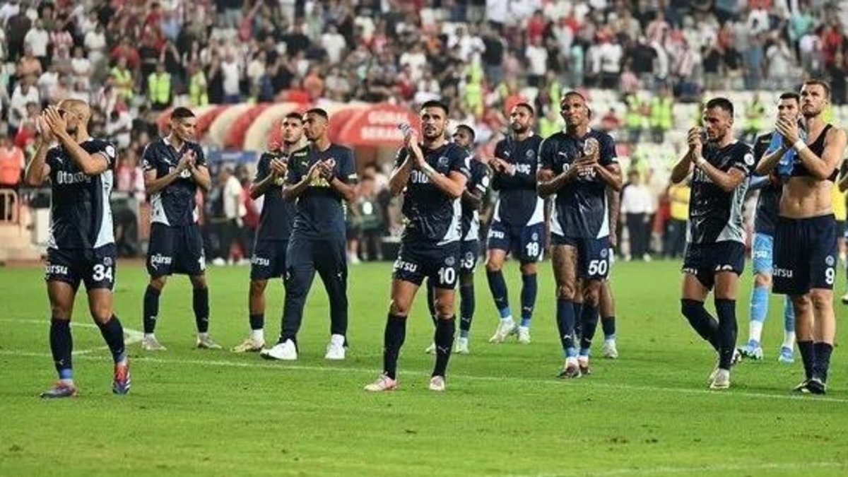 Fenerbahçe’de ayrılık! Menajerine bildirdi