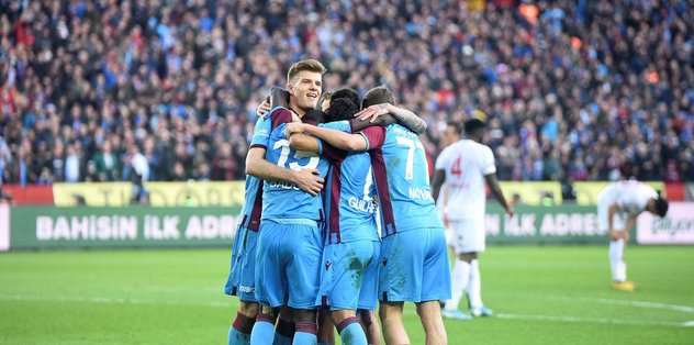 Futbol otoriteleri lig yarışını değerlendirdi: İşte Trabzon ruhu