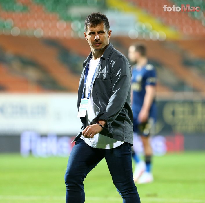 SON DAKİKA SPOR HABERLERİ - Emre Belözoğlu Süper Lig'e dönüyor! Çaykur Rizespor...