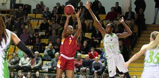 Dişi Aslan galip: 77-67