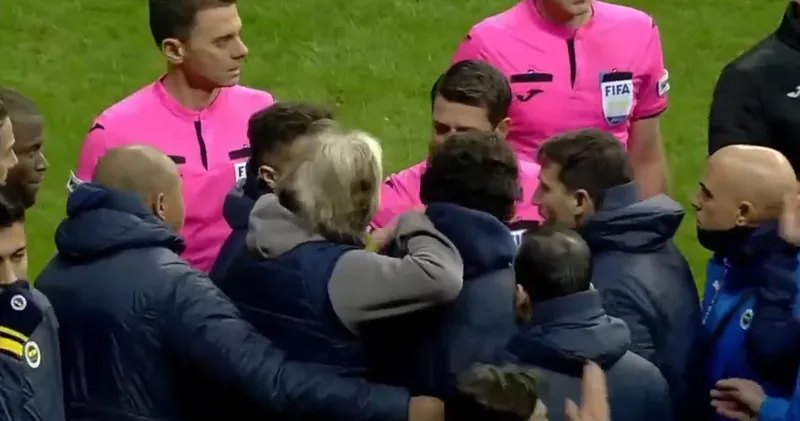 Adana Demirspor - Fenerbahçe maçı sonrası Jorge Jesus kırmızı kart gördü! - 3