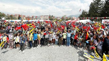 Çocuklar hep gülsün