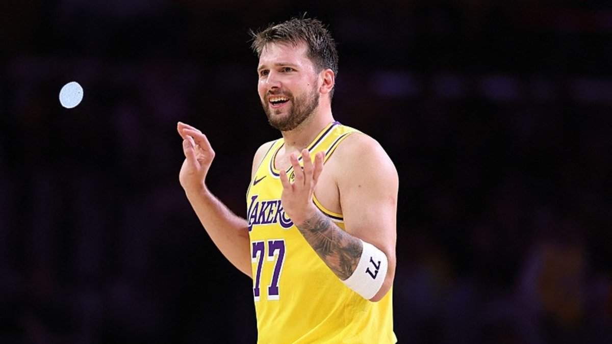 Lakers evinde galip geldi! Luka Doncic'ten 51 rakam geldi!