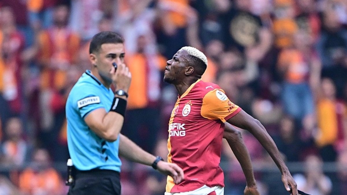 Osimhen'in golü VAR kararıyla geçerli sayıldı!