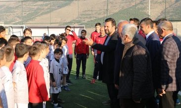 Bülent Uygun futbol akademisini ziyaret etti