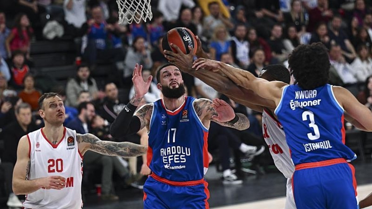 Anadolu Efes Paris Basketbol'u konuk ediyor