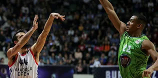 Anadolu Efes, Litvanya deplasmanında