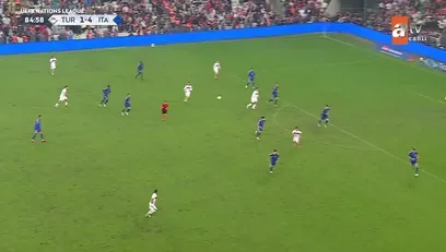 >Arda Güler'den şık topuk pası!