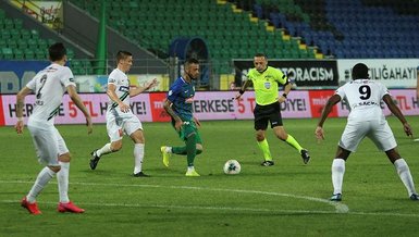 Caykur Rizespor 2 2 Denizlispor Mac Sonucu Son Dakika Super Lig Haberleri Fotomac