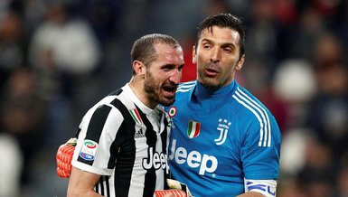 Juventus Buffon Ve Chiellini Nin Sozlesmelerini Uzatti Fotomac