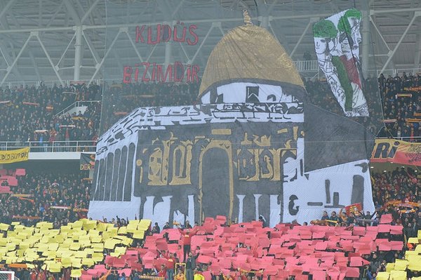 Malatya taraftarlarından Kudüs koreografisi