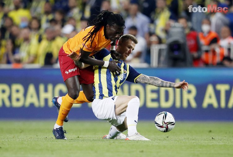 Fenerbahçe Galatasaray derbisi öncesi ön plana çıktılar! Valencia ve Gomis...