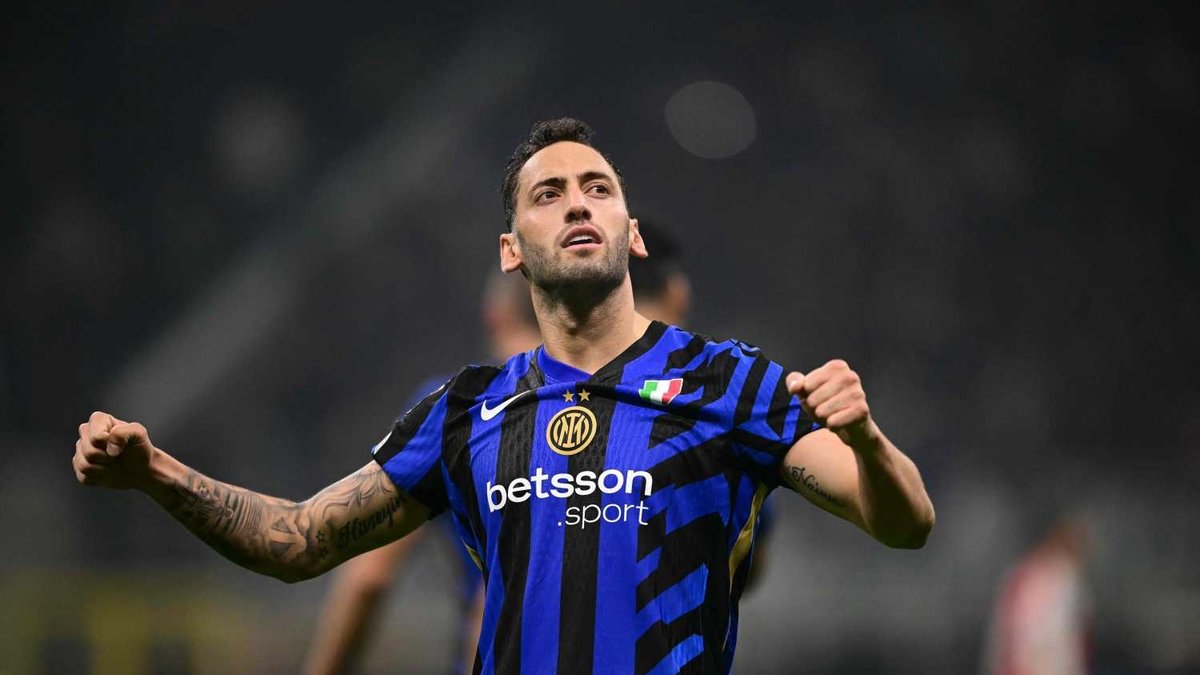 Hakan Çalhanoğlu'ndan transfer açıklaması! Ben hiçbir şey söylemedim Hakan Çalhanoğlu'ndan transfer açıklaması! Ben hiçbir şey söylemedim