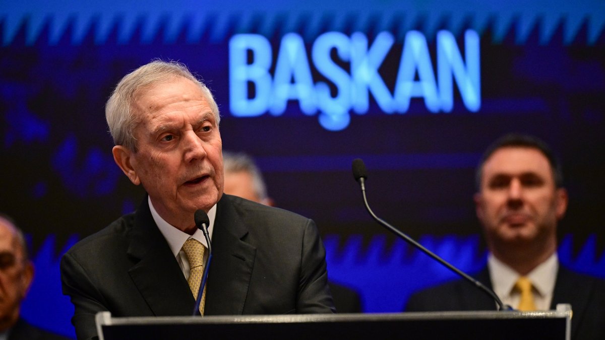 Aziz Yıldırım'dan transfer açıklaması: İstersek önümüzdeki hafta...