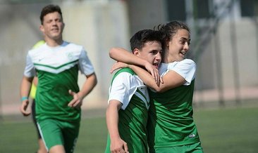 Manisa BBSK'li gençler şampiyonluk yolunda