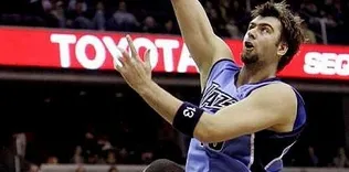 Phoenix Suns ile anlaştı
