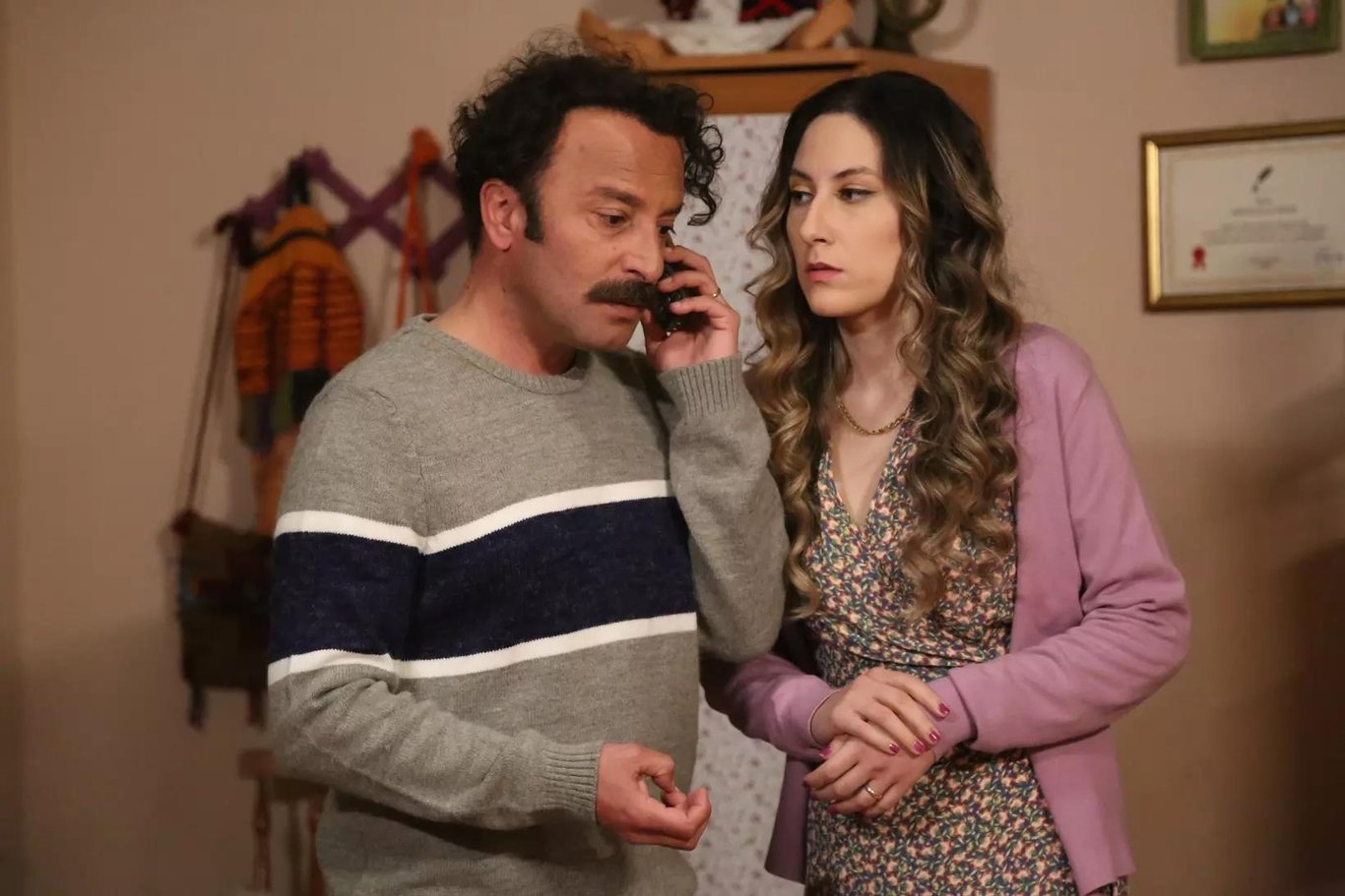uc-kiz-kardes-son-bolum-full-izle-uc-kiz-kardes-79-bolum-izle-kanal-d-son-bolum-1711174585553.jpeg