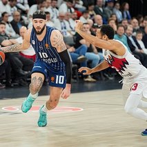 Anadolu Efes üst üste 6. mağlubiyetini aldı!