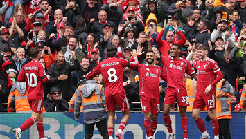 Liverpool derbide Gravenberch ile güldü!