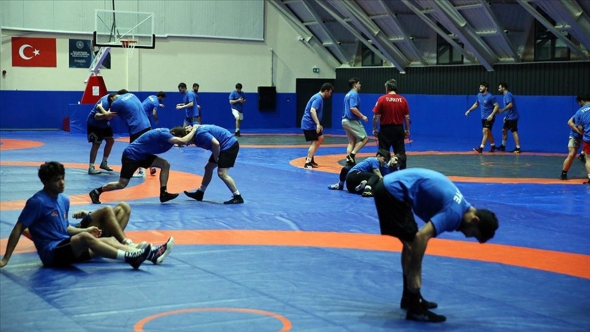 Güreş milli takımları, hazırlıklarını Avrupa şampiyonası ve olimpiyat hedefiyle sürdürüyor!
