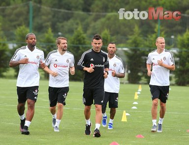 Beşiktaş’ta stoperde iki aday