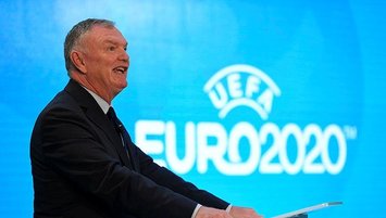 Irkçı ifade istifa getirdi