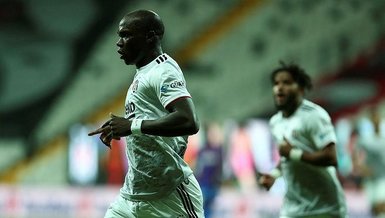 Aboubakar ‘baba’ oldu