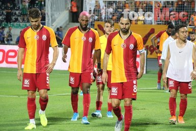 Galatasaray’da Fatih Terim ilk 11’e neşteri vurdu