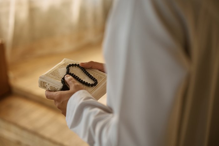 bayram-namazi-nasil-kilinir-adim-adim-bayram-namazi-kilinisi-diyanet-farz-mi-1773916455797.jpg Kadınlara bayram namazı farz mı?