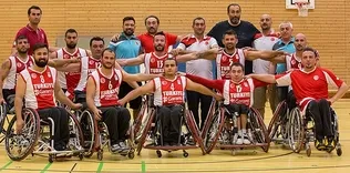 Milliler Avrupa’da yarı finalde