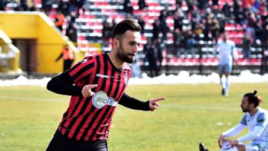 Kadir Arı Uşak’ta kaldı