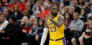 LeBron’un çabası galibiyete yetmedi