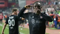 Kupaya sarıldı