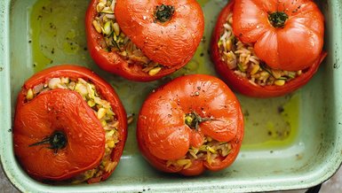 DOMATES DOLMASI TARİFİ 🍅 - Kıymalı domates dolması nasıl yapılır? | Domates dolması malzemeleri, yapılışı ve püf noktaları