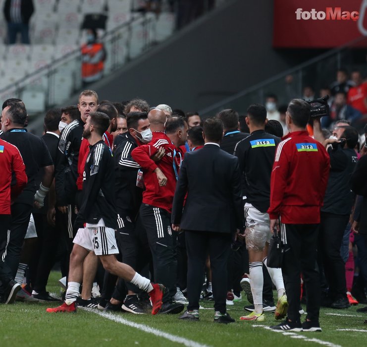 Son dakika spor haberi: Beşiktaş Adana Demirspor maçında ortalık karıştı! Balotelli ve Murat Şahin...