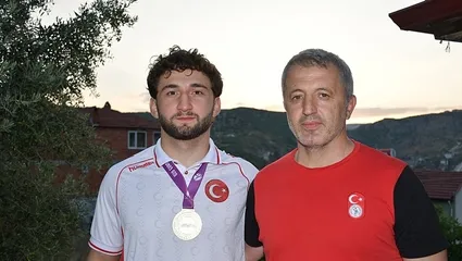 Yazıcı’dan gümüş madalya