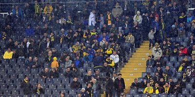 Kadıköy'de Fenerbahçeli yıldıza ıslıklı protesto!