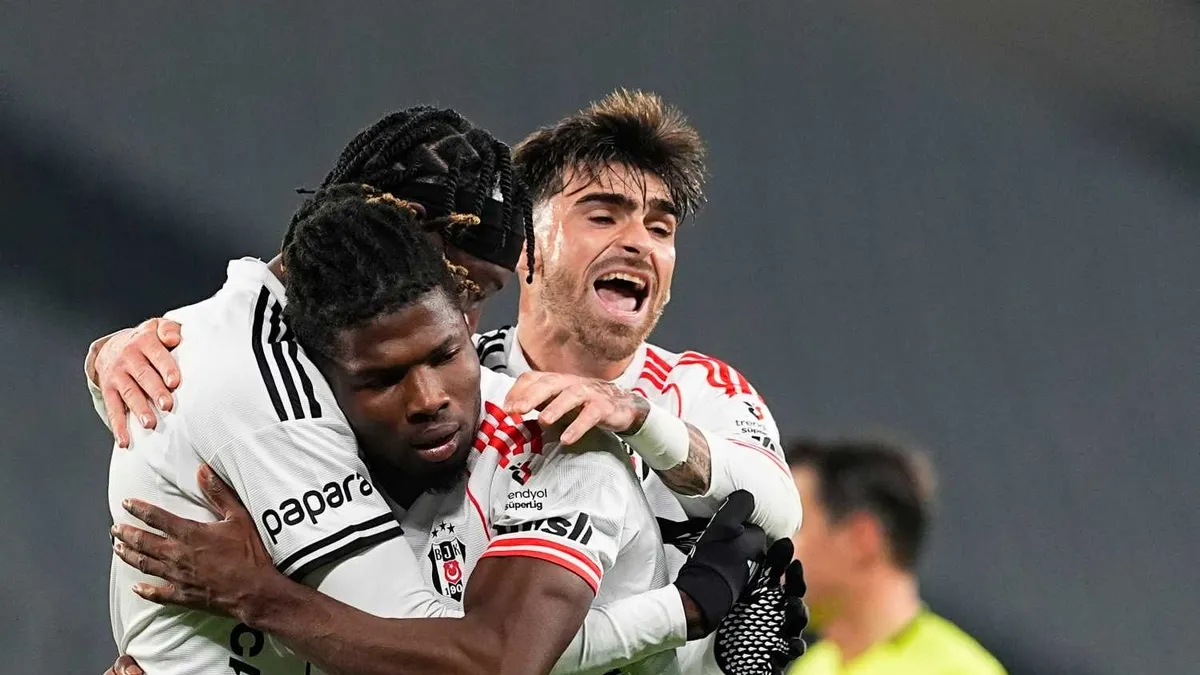 TRANSFER HABERİ - Fenerbahçe eski Beşiktaşlı yıldızla anlaşma sağladı!
