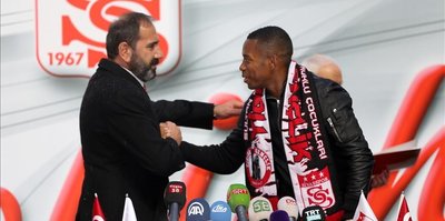 Sivasspor signs Brazilian star Robinho