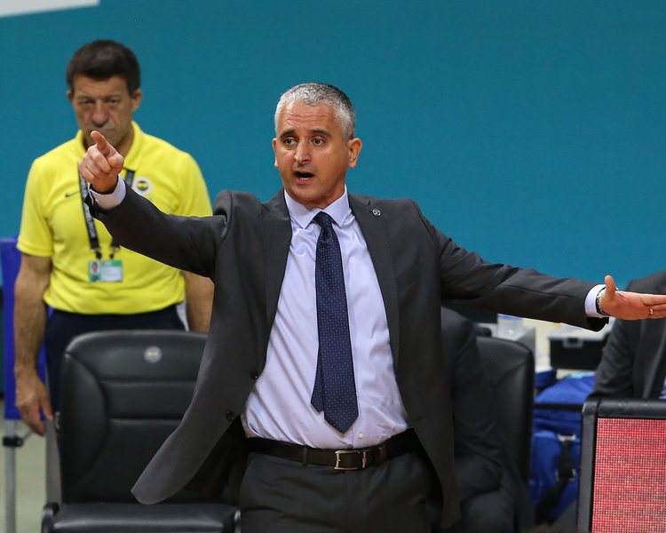 Fenebahce Kocu Kokoskov Dan Izmir Depremi Icin Bassagligi Fotomac