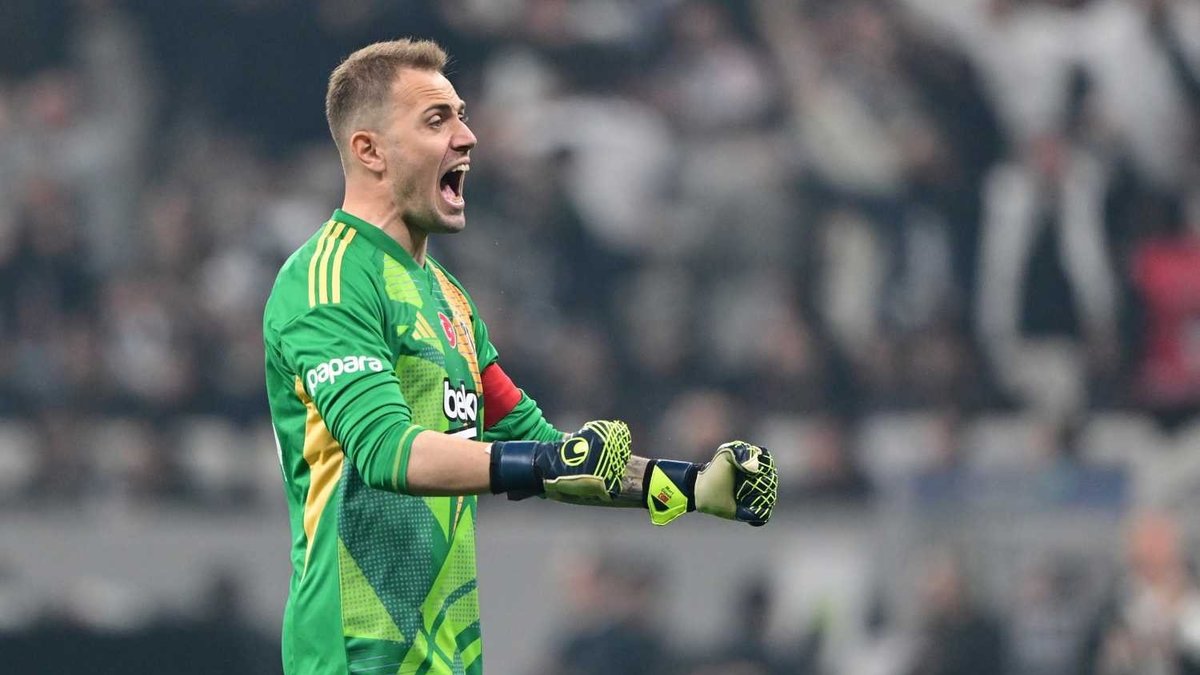 Mert Günok Fenerbahçe'ye imza atıyor!