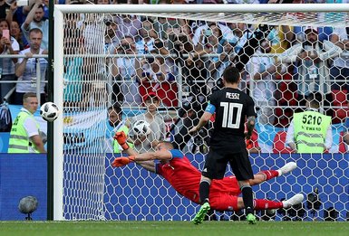 İşte Lionel Messi’nin Arjantin-İzlanda maçında kaçırdığı penaltı