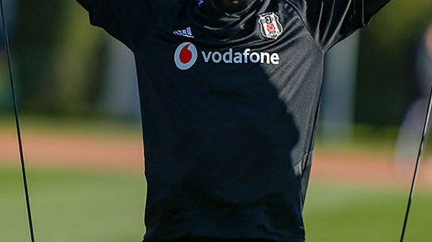 Beşiktaş'a çifte müjde! Jeremain Lens ve Douglas'a talip çıktı